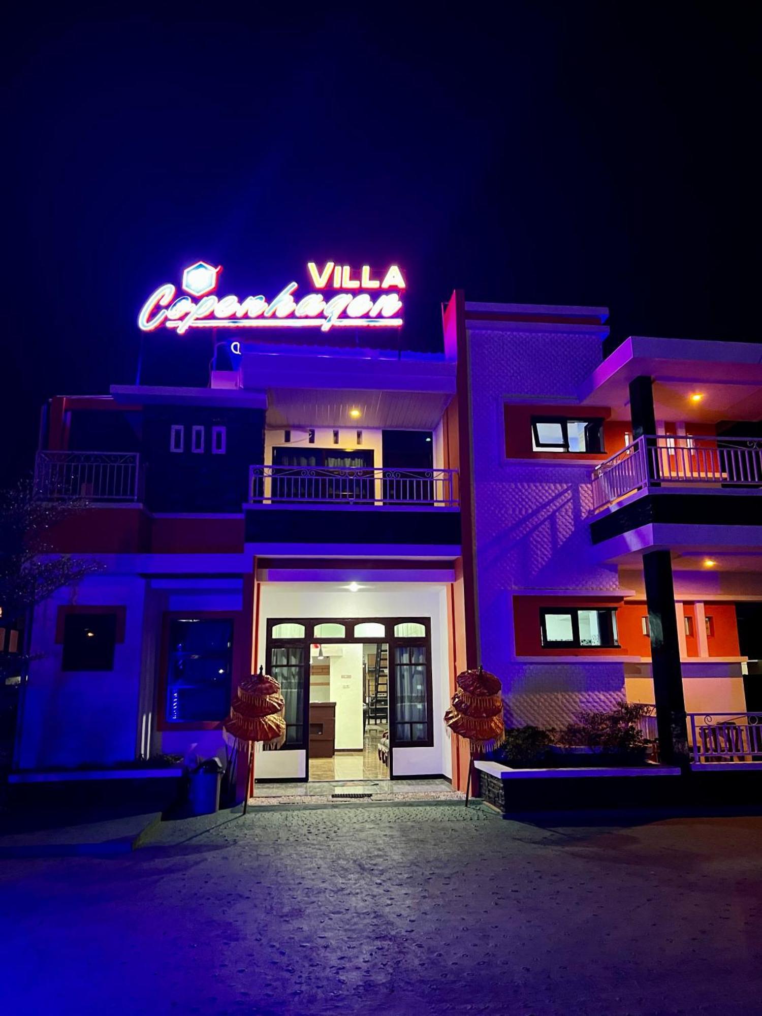Villa Copenhagen บูกิตติงกี ภายนอก รูปภาพ